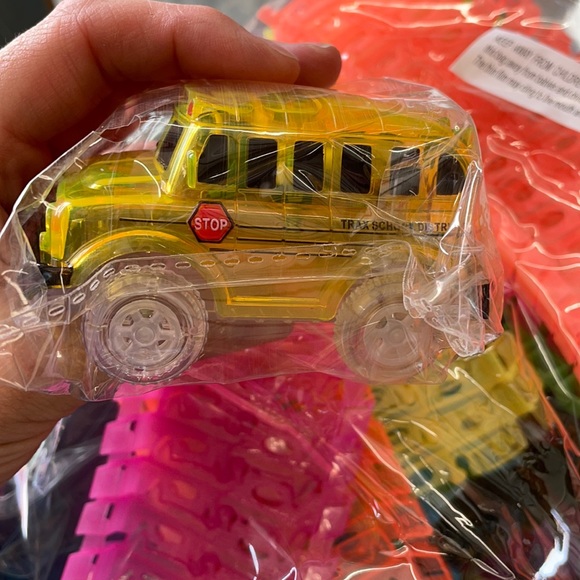 Twister Tracks School Bus - Picture 6 of 7